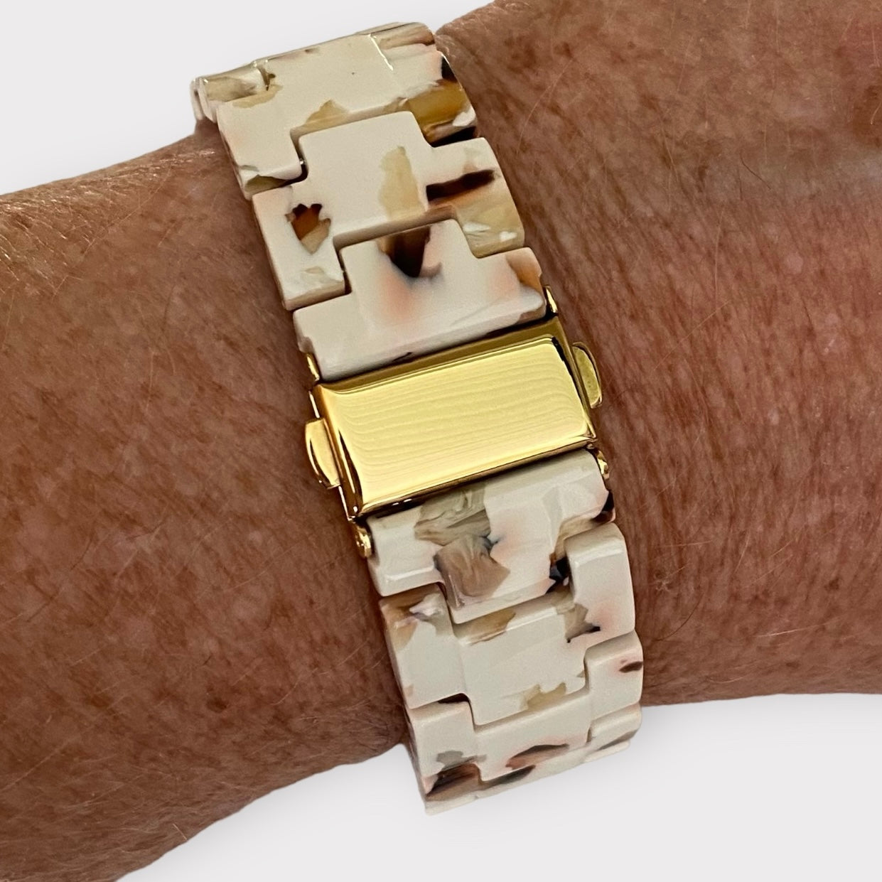 Samsung Galaxy Resin Watch Band Gold Adapter & Clasp